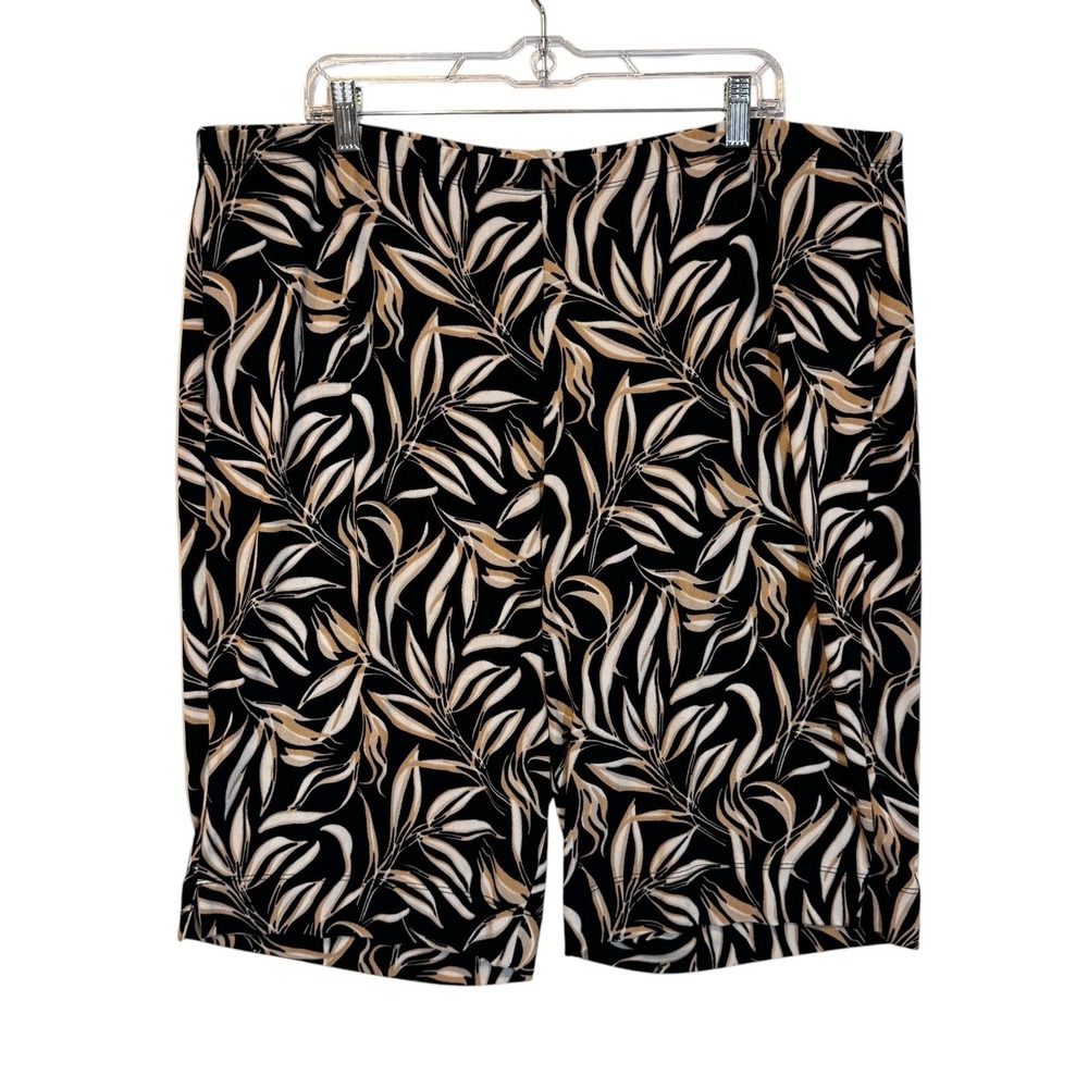 Chico's Women's Bermuda Shorts 4 Black Travelers Leafs Print Stretch XXL Slinky